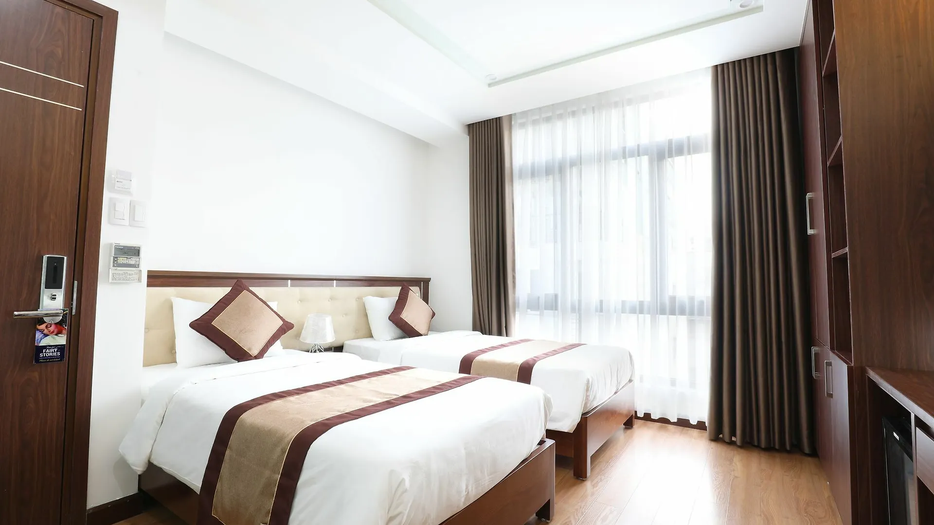 Prague Hotel Ho Şi Min