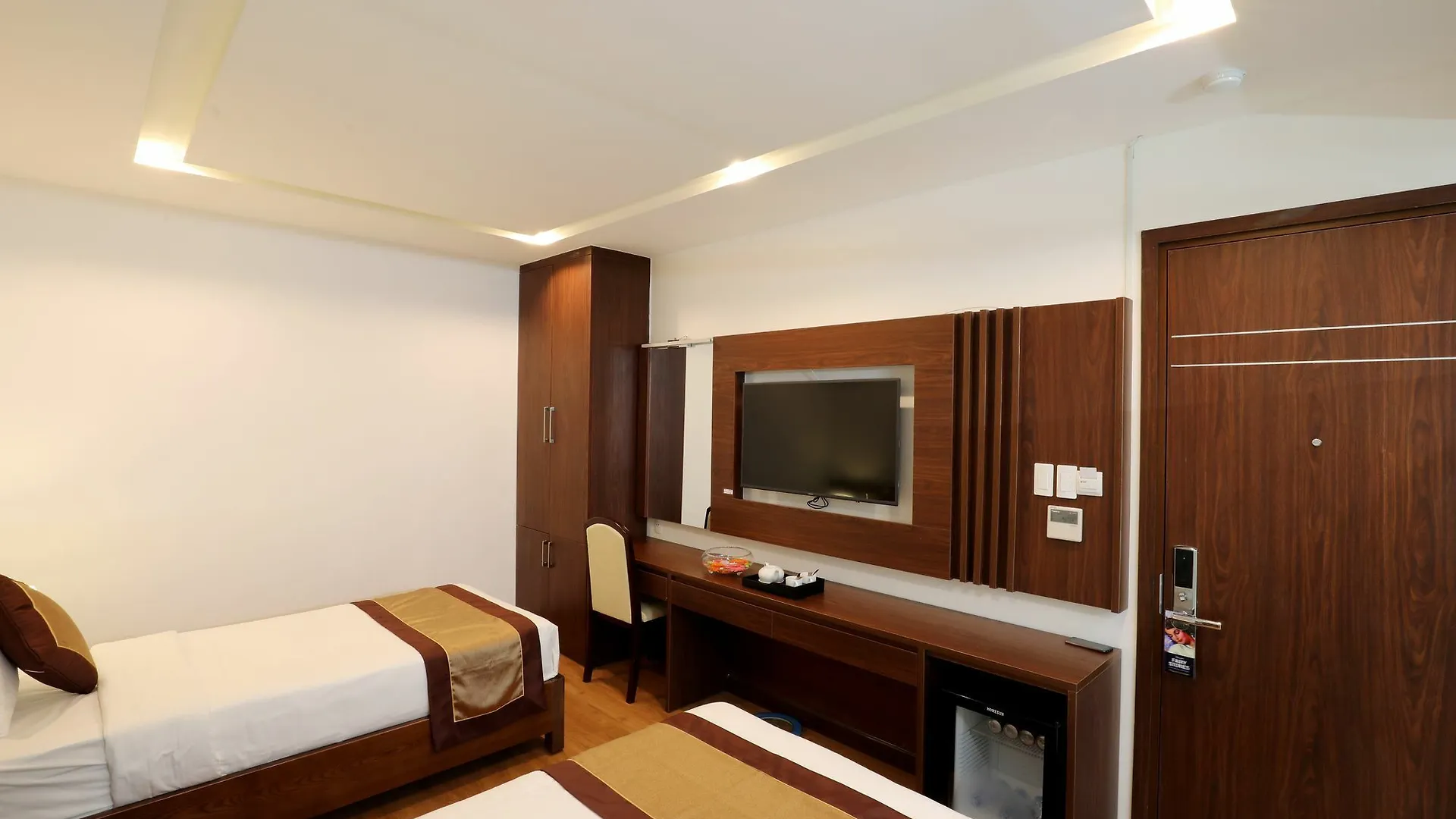 Prague Hotel Ho Şi Min 3*,  Vietnam